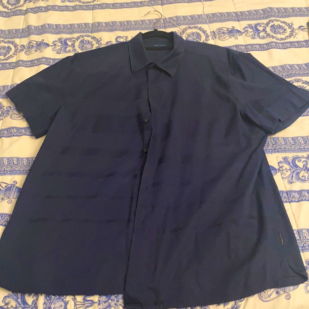 Perry Ellis Short Sleeves Shirt. Large size navy blue